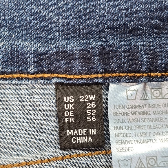 New Susan Graver Jeans Women's Size 22W Girlfriend Blue Denim Frayed‎ Hem - Picture 7 of 7